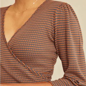 Amour Vert Womens Wrap Top Size XL Scallop Texture 3/4 Sleeve